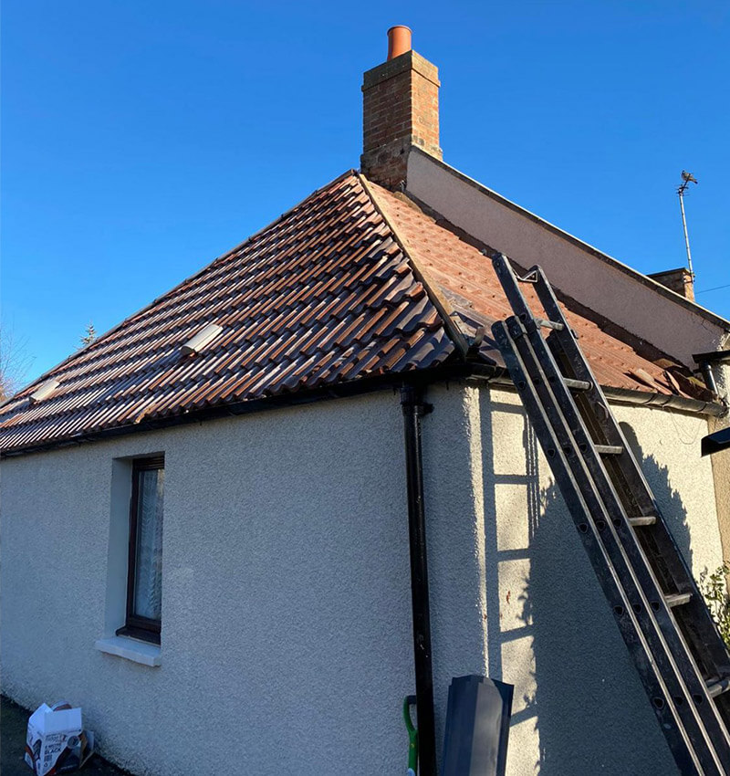 Emergency roof repairs near me Scotstoun
